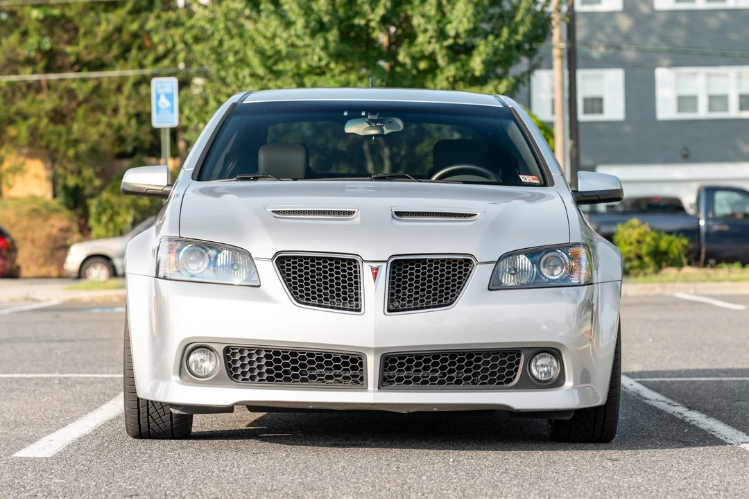 2009 Pontiac G8 - Image 2 of 31
