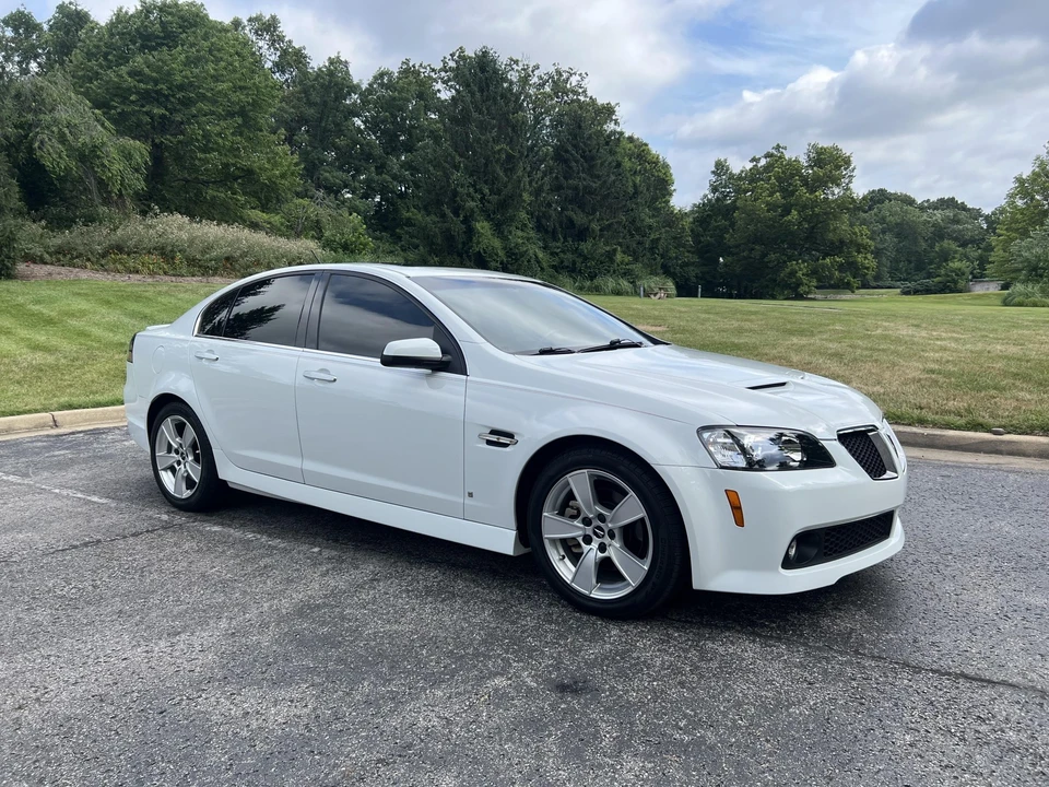 2009 Pontiac G8 - Image 2 of 31