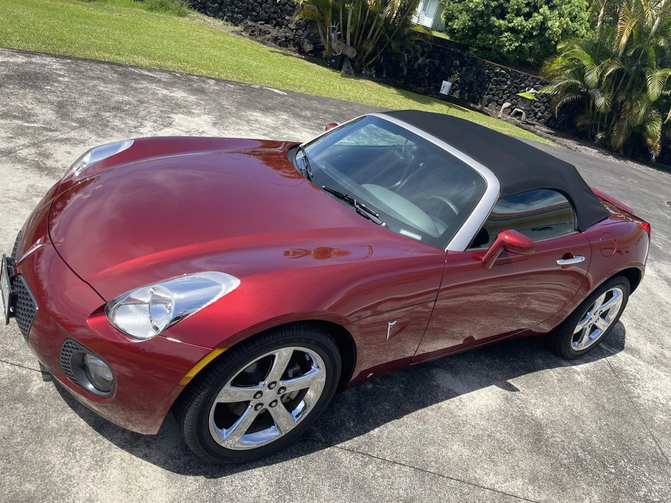 2009 Pontiac Solstice GXP - Image 2 of 31