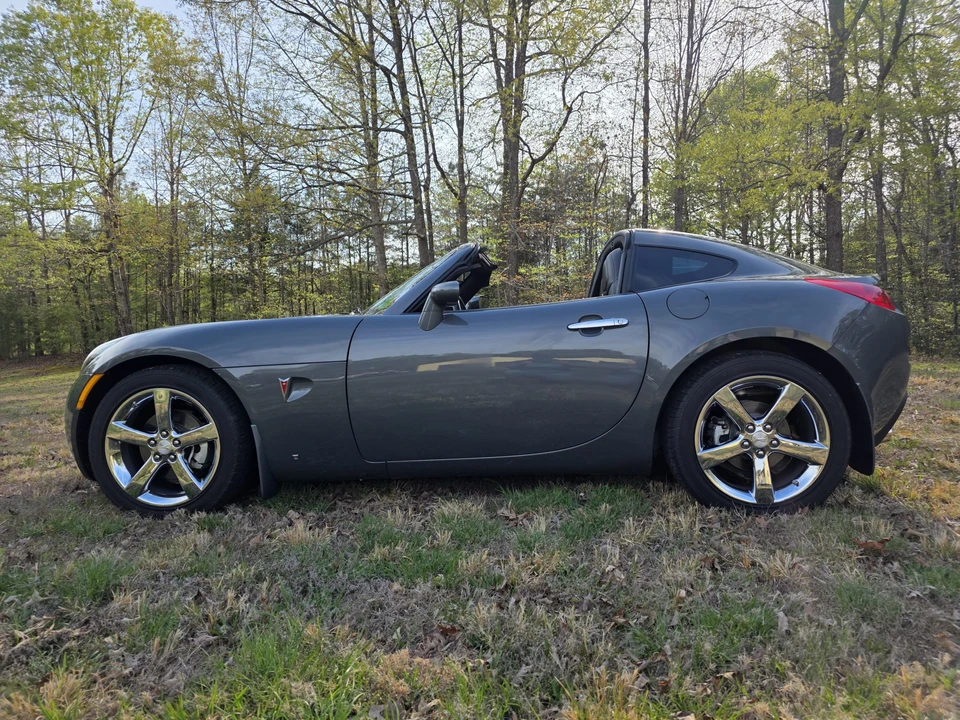 2009 Pontiac Solstice GXP - Image 7 of 31