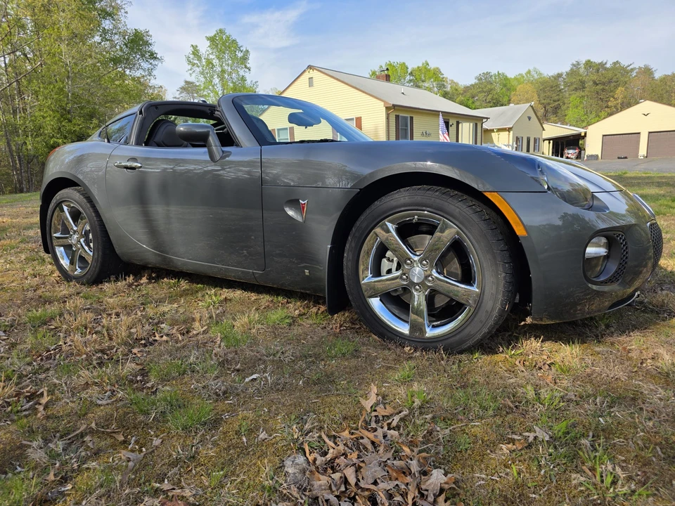 2009 Pontiac Solstice GXP - Image 11 of 31
