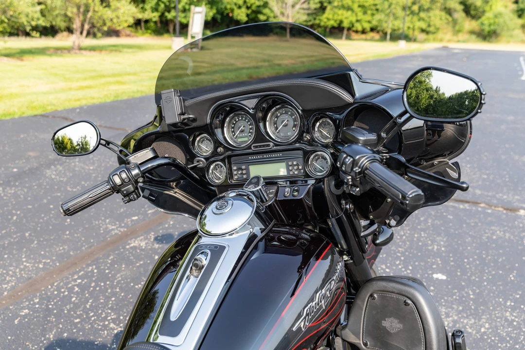2010 Harley-Davidson CVO - Image 15 of 31
