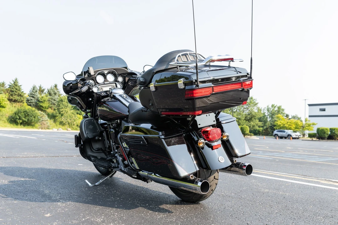 2010 Harley-Davidson CVO - Image 8 of 31