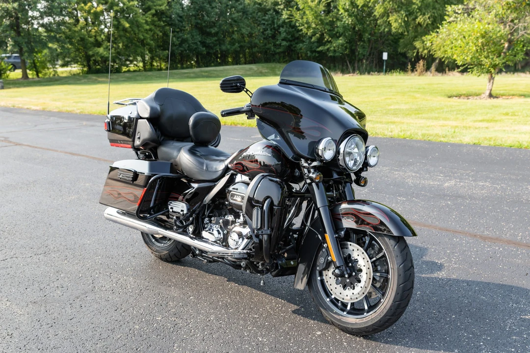 2010 Harley-Davidson CVO - Image 4 of 31