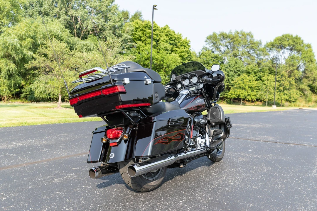 2010 Harley-Davidson CVO - Image 6 of 31