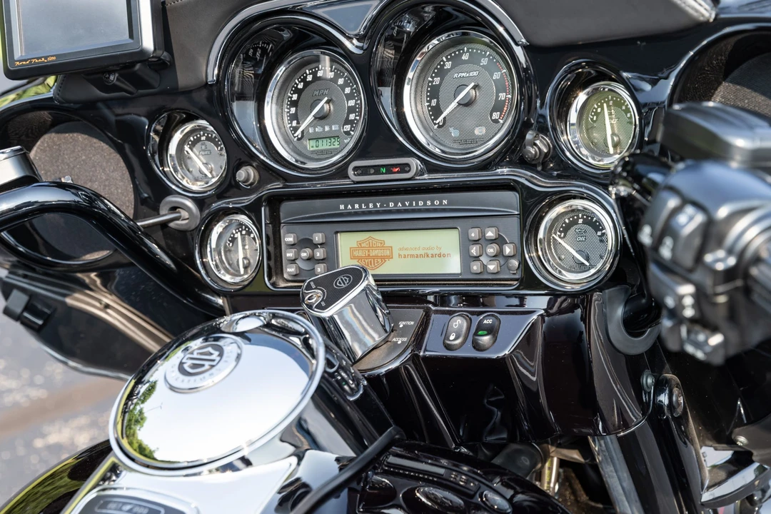 2010 Harley-Davidson CVO - Image 18 of 31