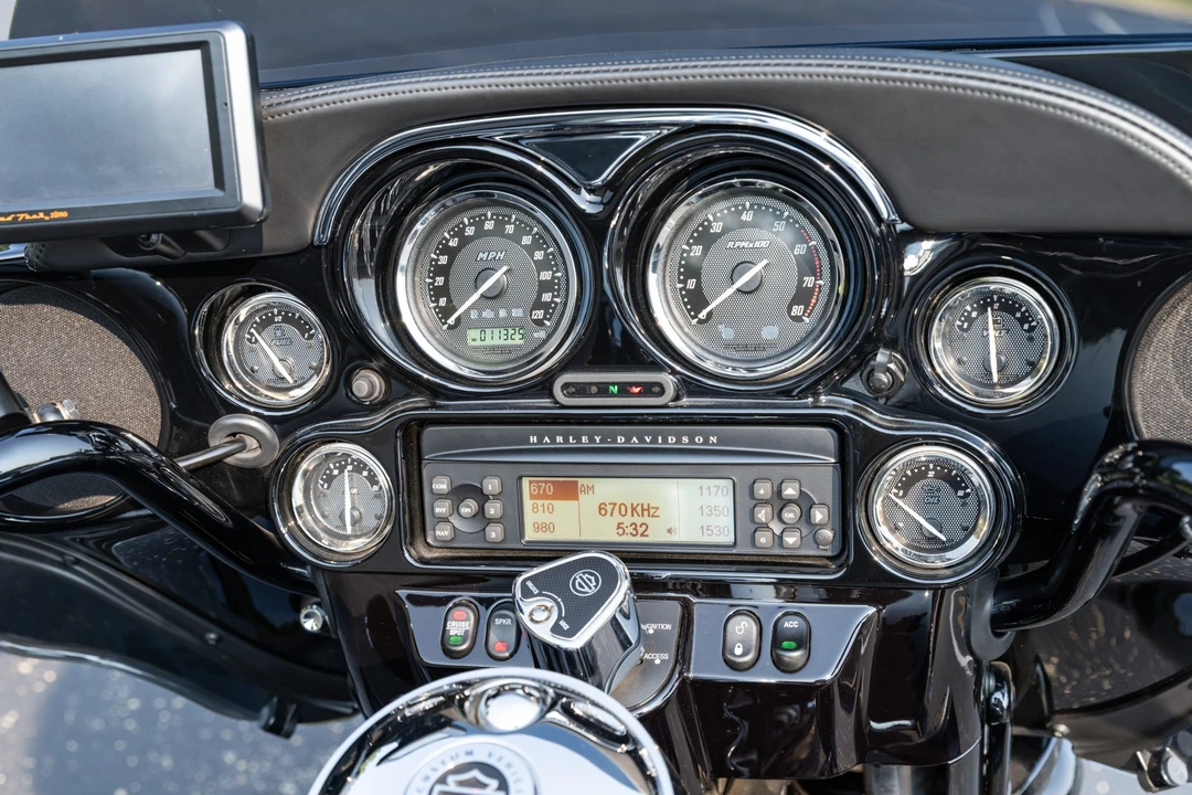2010 Harley-Davidson CVO - Image 17 of 31