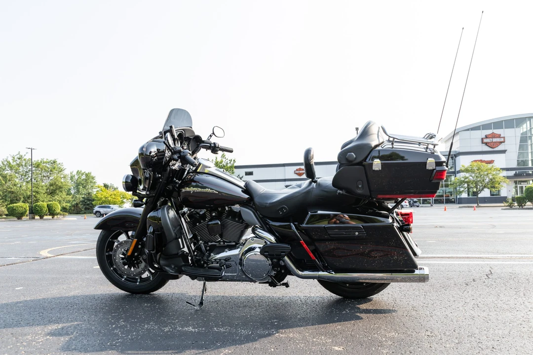 2010 Harley-Davidson CVO - Image 9 of 31