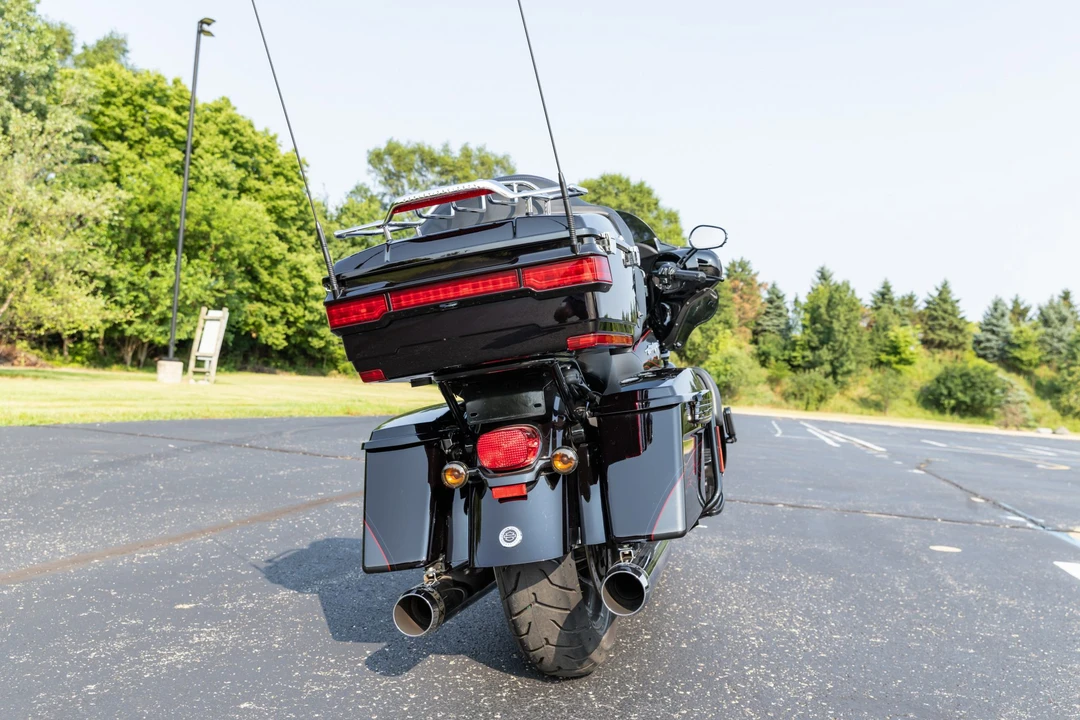 2010 Harley-Davidson CVO - Image 7 of 31
