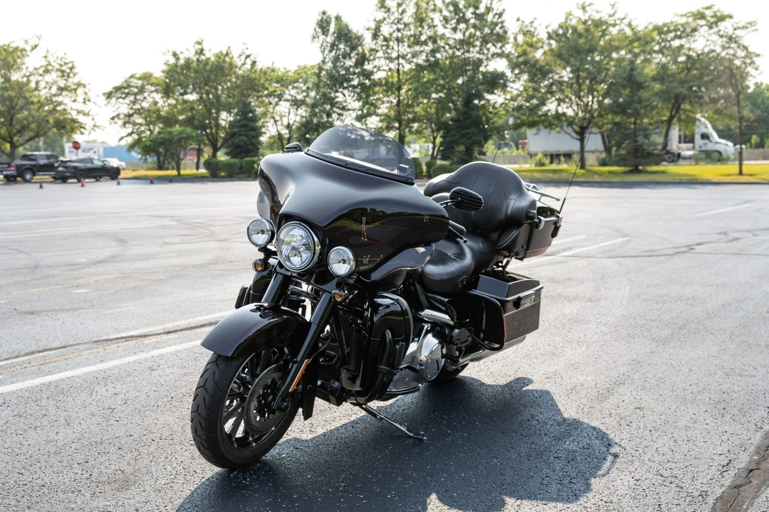 2010 Harley-Davidson CVO - Image 2 of 31