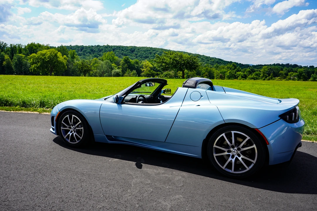 2010 Tesla Roadster - Image 8 of 31