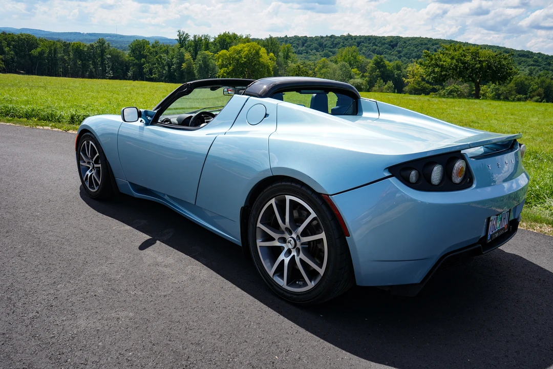 2010 Tesla Roadster - Image 16 of 31