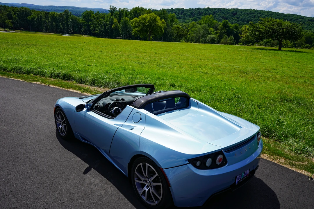 2010 Tesla Roadster - Image 13 of 31