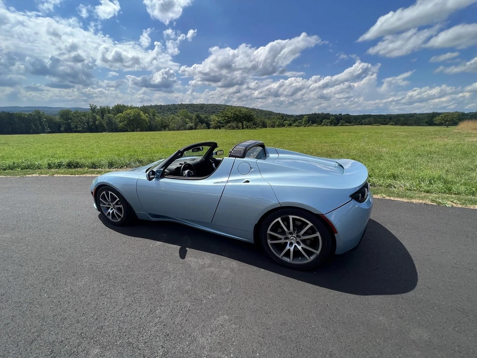 2010 Tesla Roadster - Image 7 of 31