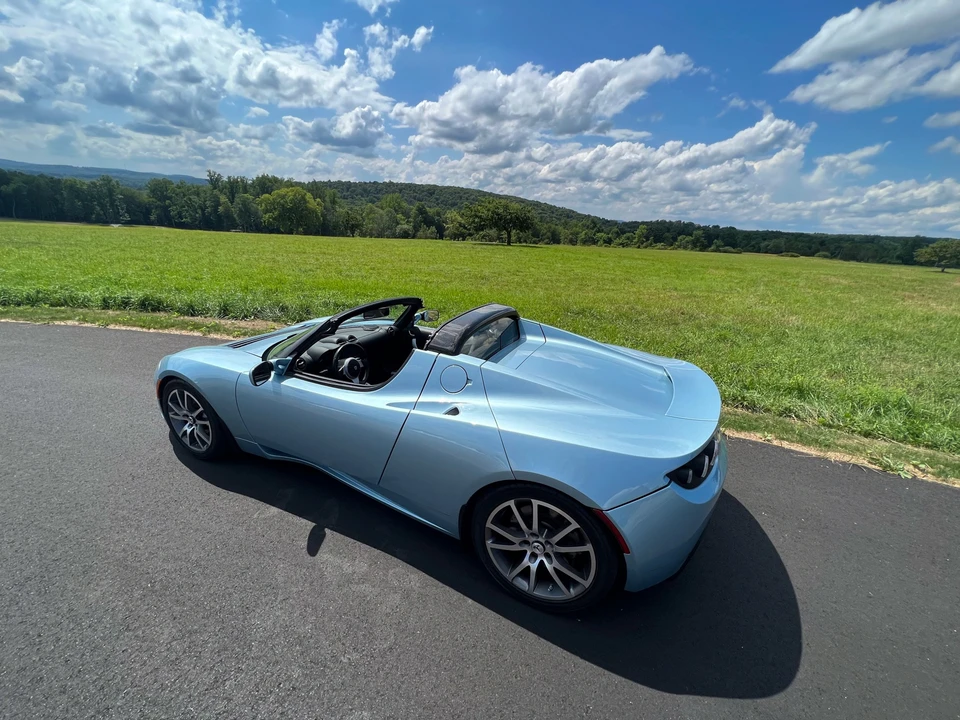 2010 Tesla Roadster - Image 11 of 31