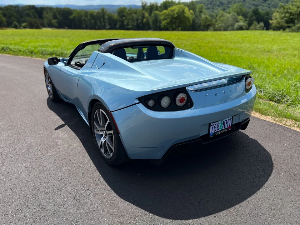 2010 Tesla Roadster - Image 14 of 31