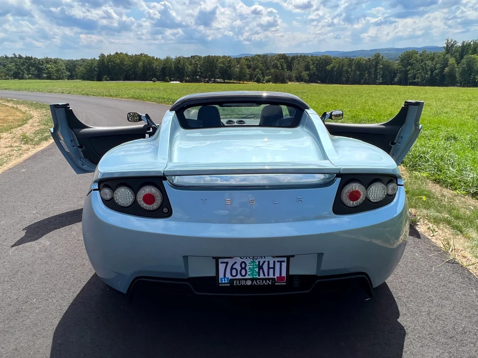2010 Tesla Roadster - Image 19 of 31