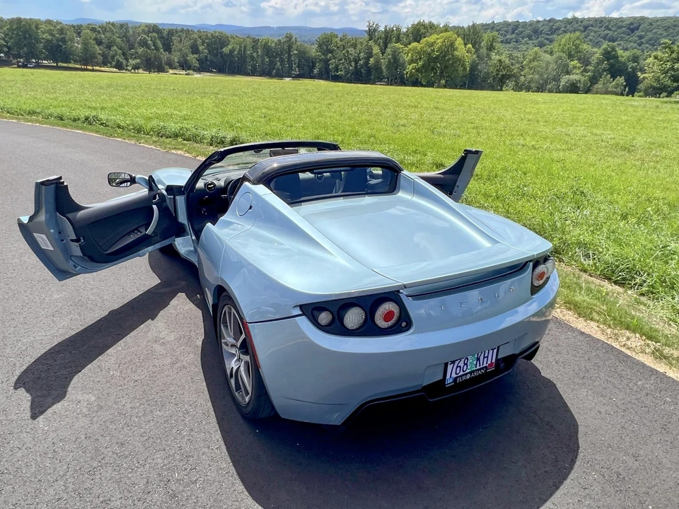 2010 Tesla Roadster - Image 17 of 31