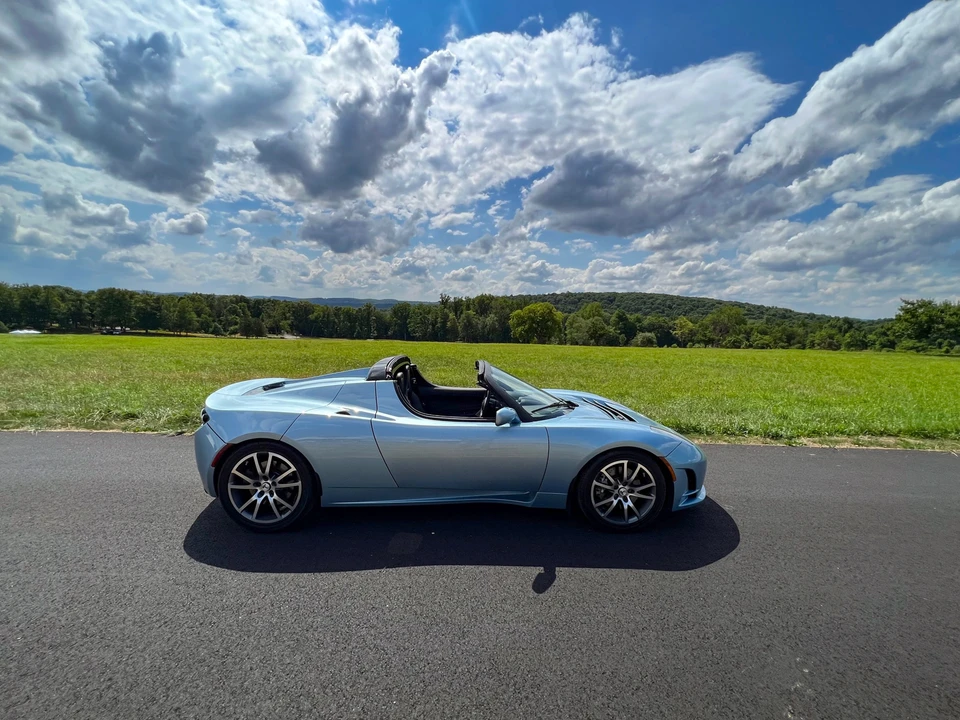 2010 Tesla Roadster - Image 29 of 31