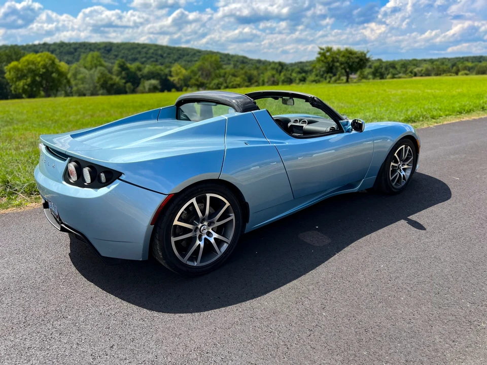 2010 Tesla Roadster - Image 24 of 31