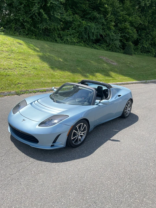 2010 Tesla Roadster - Image 2 of 31