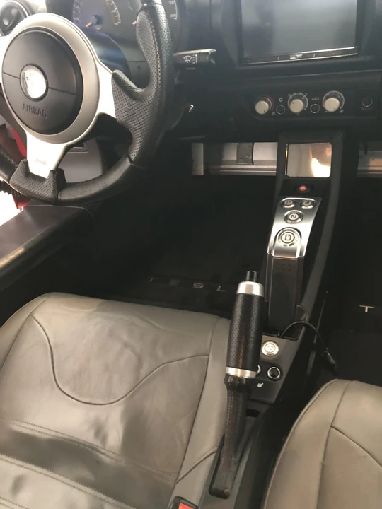 2010 Tesla Roadster - Image 26 of 31