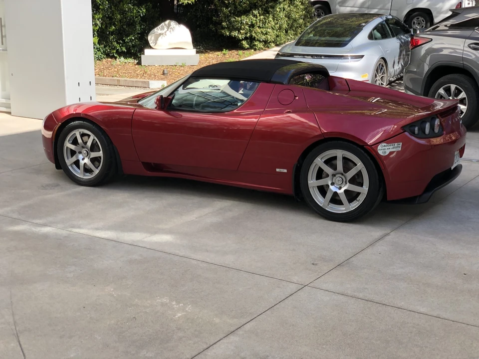 2010 Tesla Roadster - Image 6 of 31