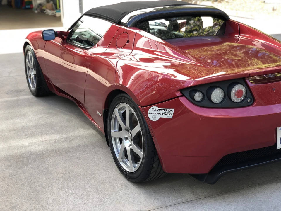 2010 Tesla Roadster - Image 17 of 31