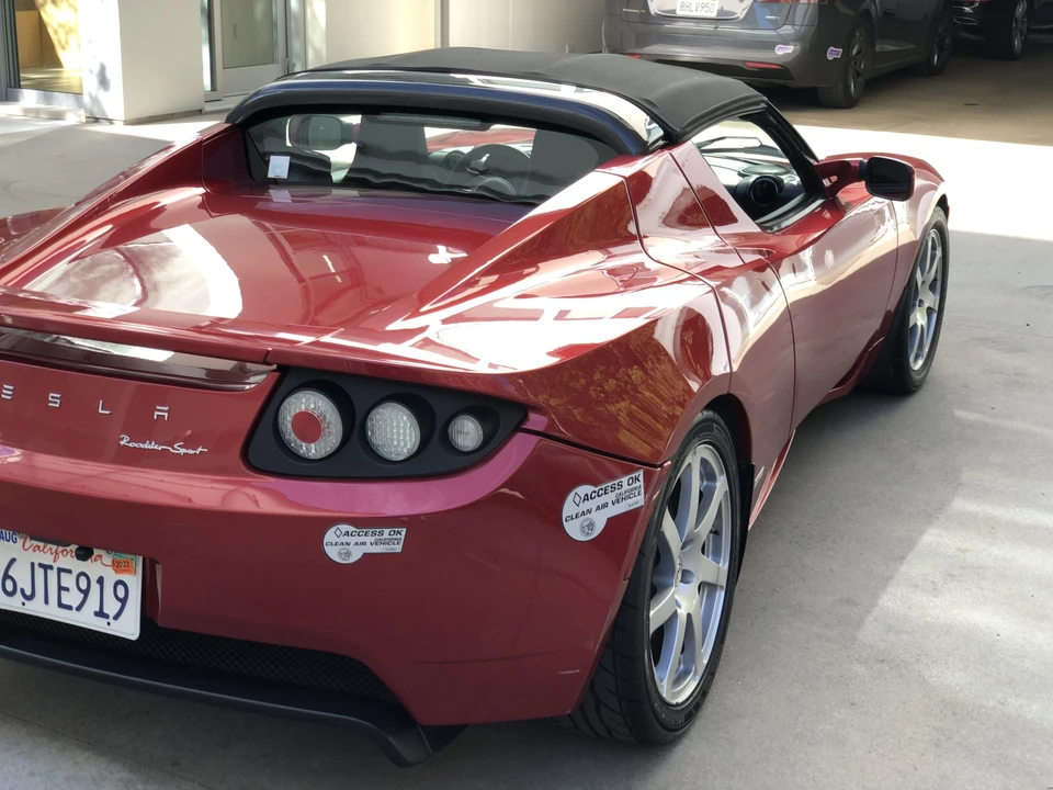 2010 Tesla Roadster - Image 18 of 31