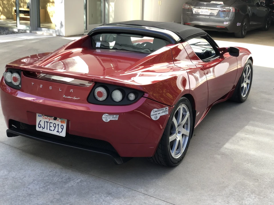 2010 Tesla Roadster - Image 11 of 31