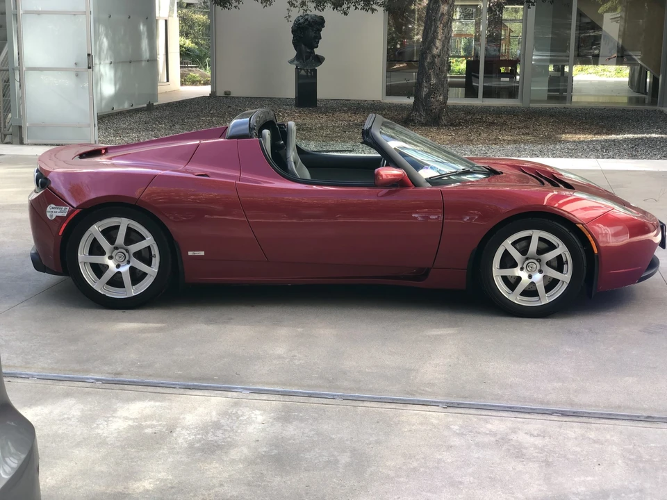 2010 Tesla Roadster - Image 13 of 31