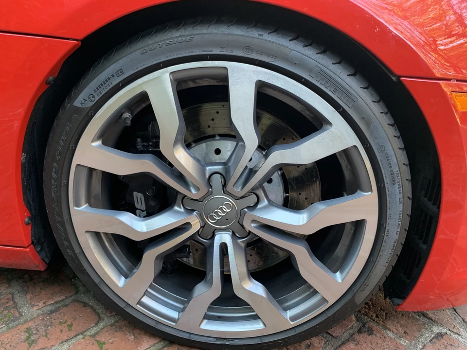 2011 Audi 42 R8 - Image 26 of 31