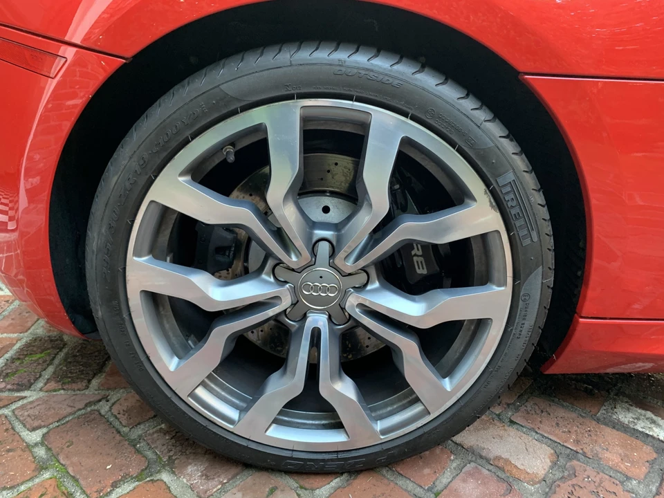 2011 Audi 42 R8 - Image 27 of 31