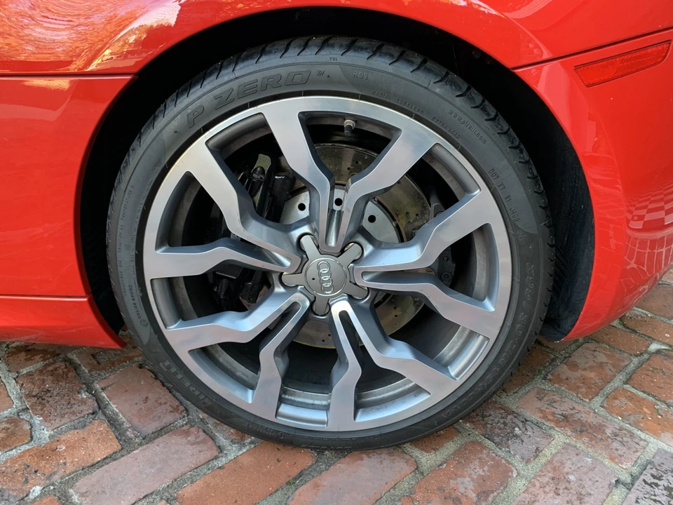 2011 Audi 42 R8 - Image 28 of 31