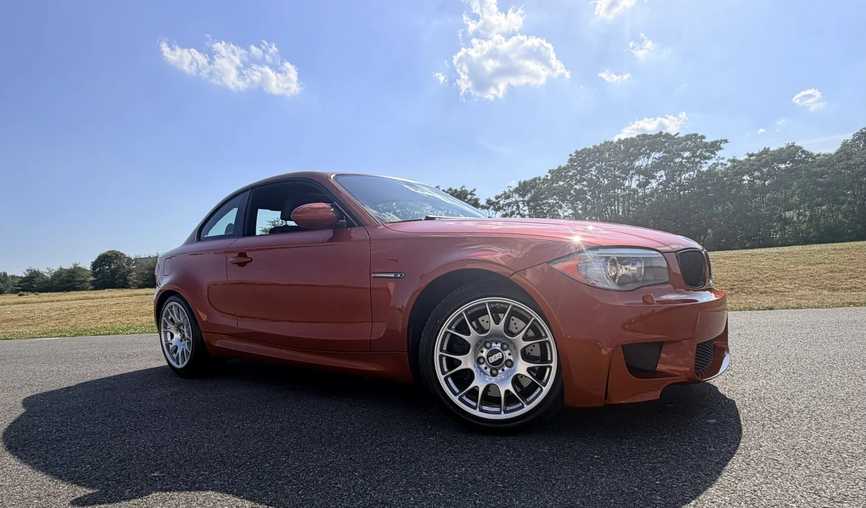 2011 BMW 1M - Image 30 of 31