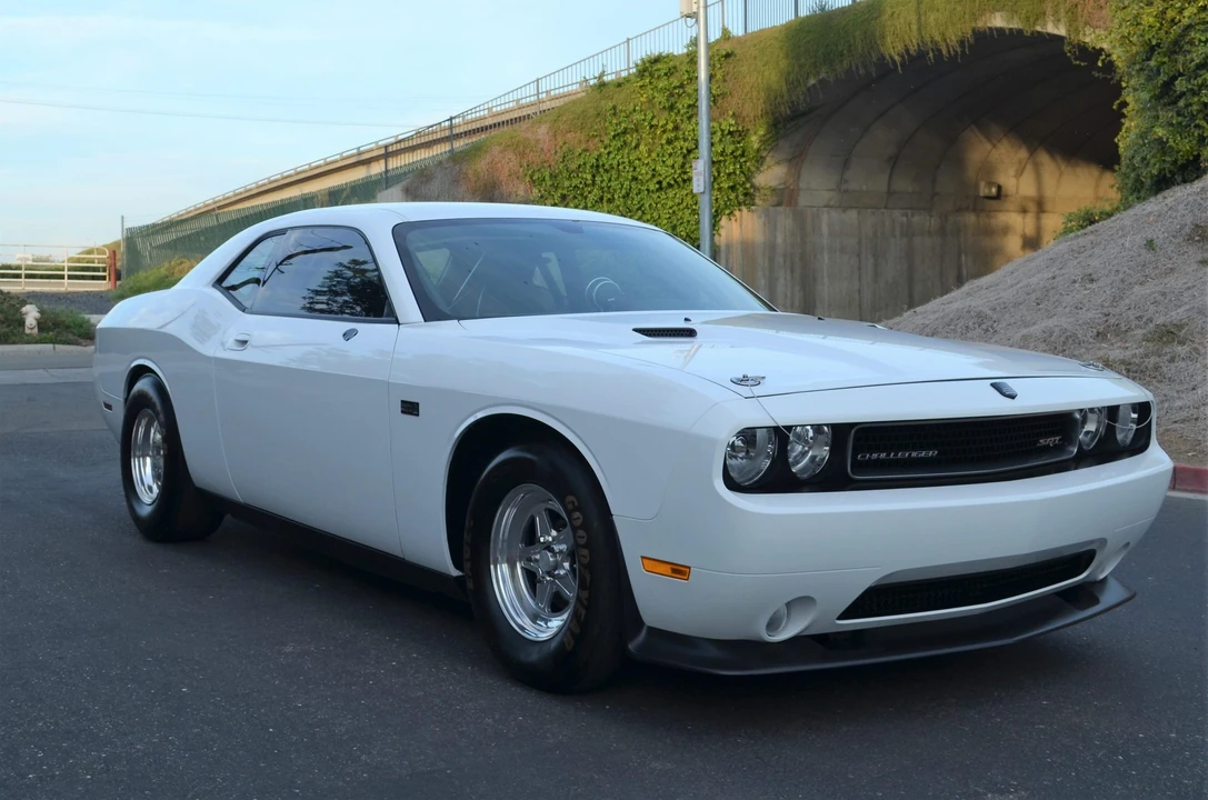2011 Dodge Challenger 3rd Gen - Image 16 of 31