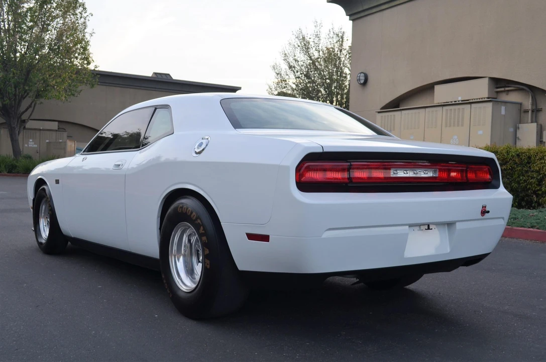 2011 Dodge Challenger 3rd Gen - Image 8 of 31