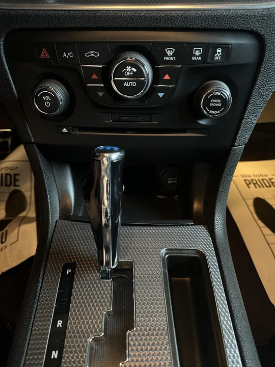2011 Dodge Charger 7th Gen - Image 26 of 31