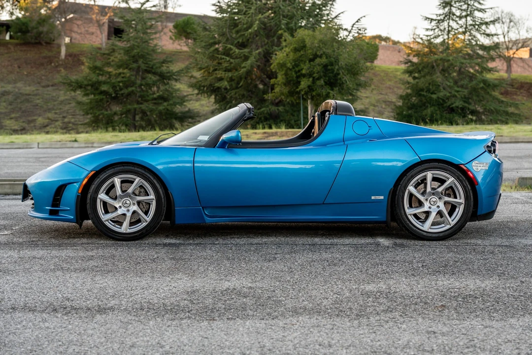 2011 Tesla Roadster - Image 9 of 31