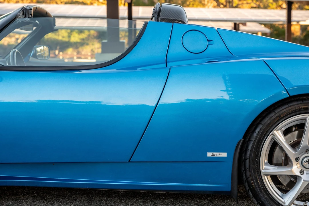 2011 Tesla Roadster - Image 30 of 31