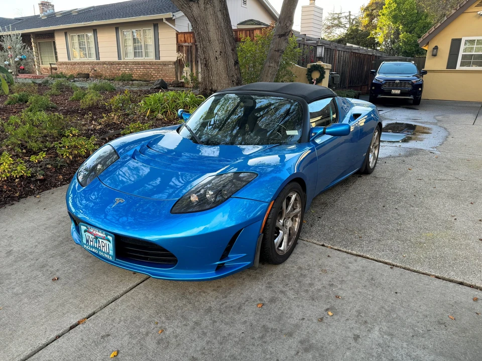 2011 Tesla Roadster - Image 19 of 31