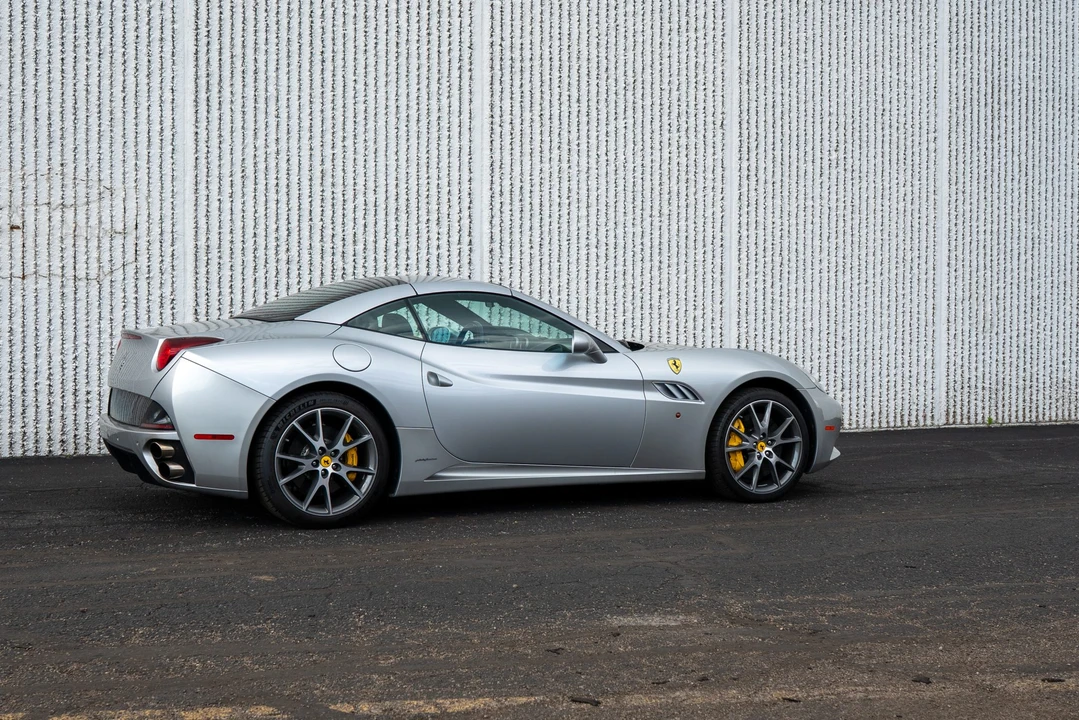 2012 Ferrari California - Image 29 of 31