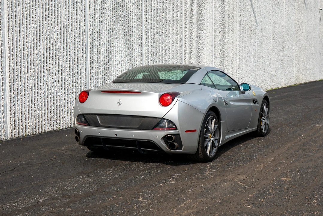 2012 Ferrari California - Image 24 of 31