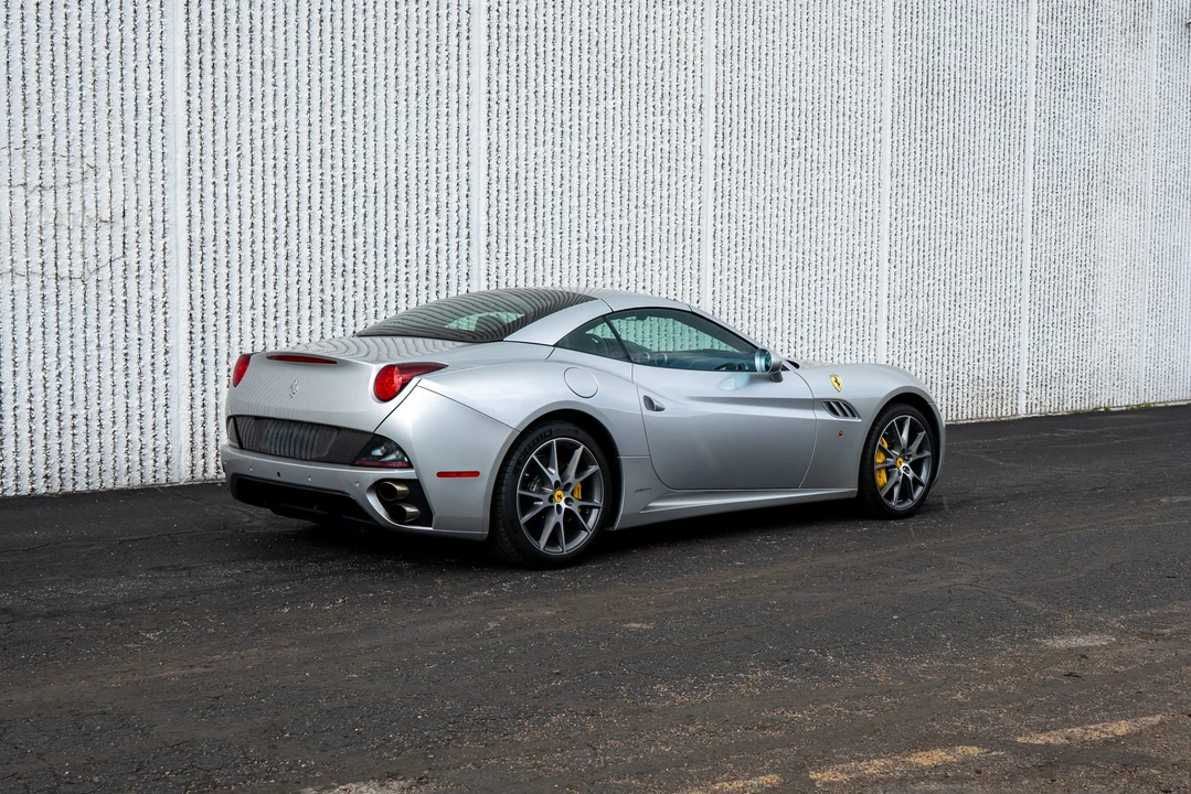 2012 Ferrari California - Image 25 of 31