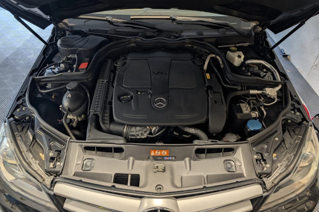 2012 Mercedes-Benz W204 C-Class - Image 6 of 8