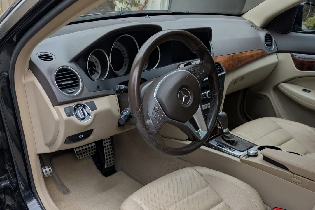 2012 Mercedes-Benz W204 C-Class - Image 5 of 8