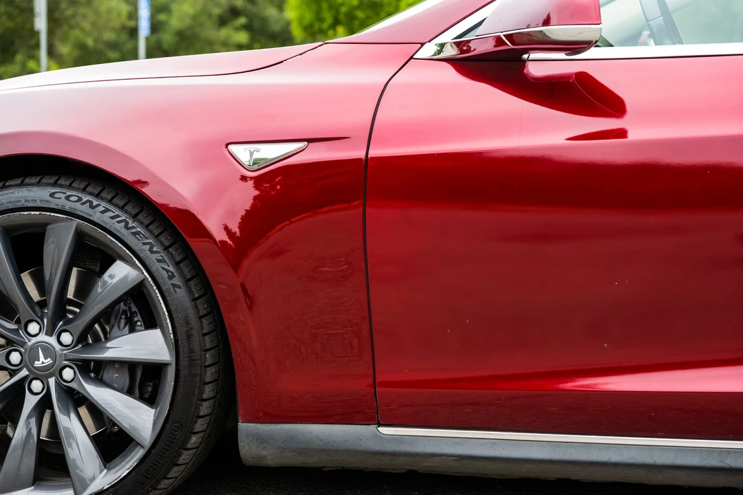 2012 Tesla Model S - Image 23 of 31