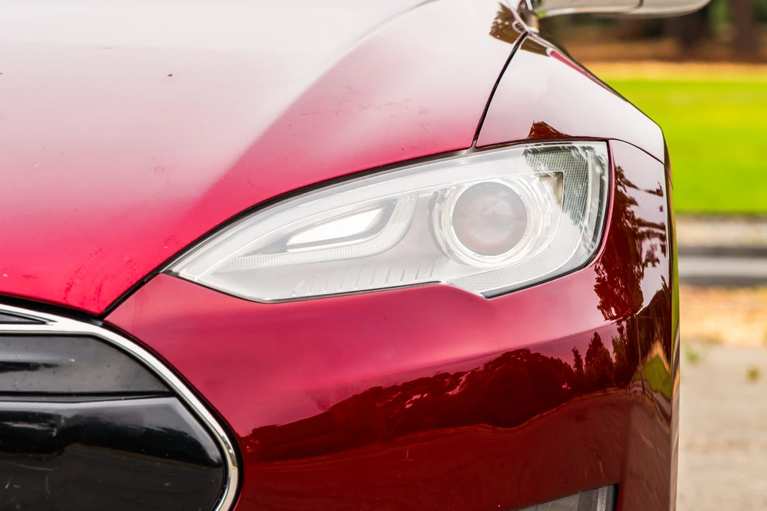 2012 Tesla Model S - Image 11 of 31