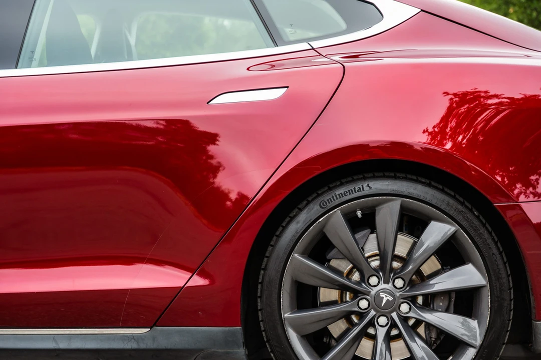 2012 Tesla Model S - Image 28 of 31