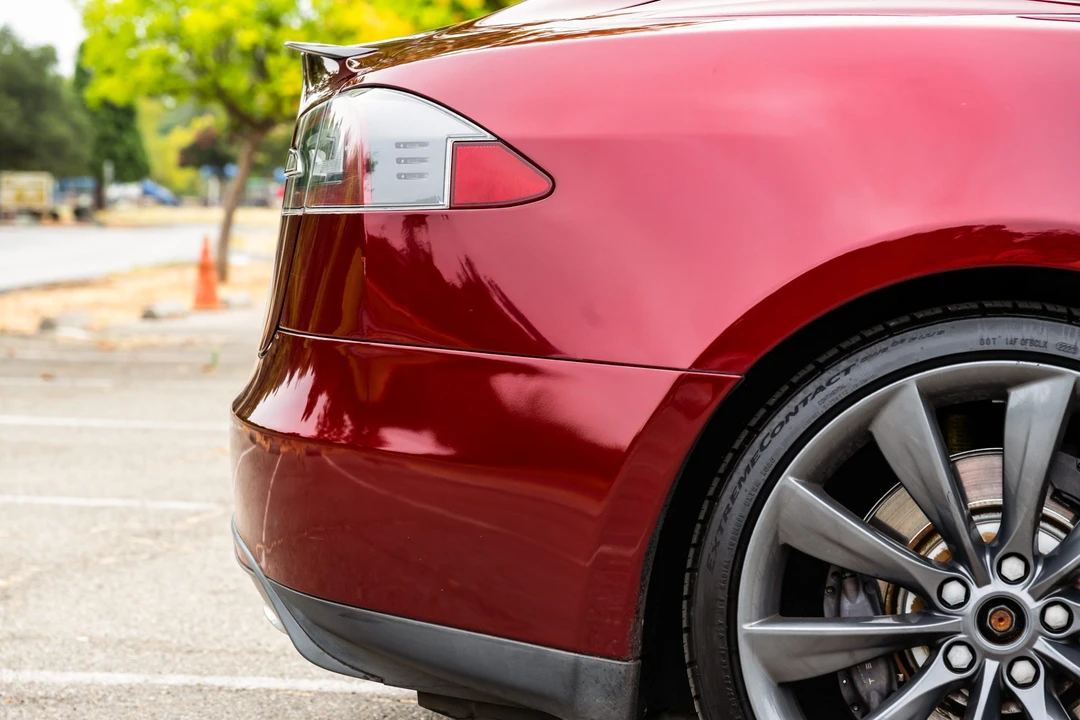 2012 Tesla Model S - Image 21 of 31